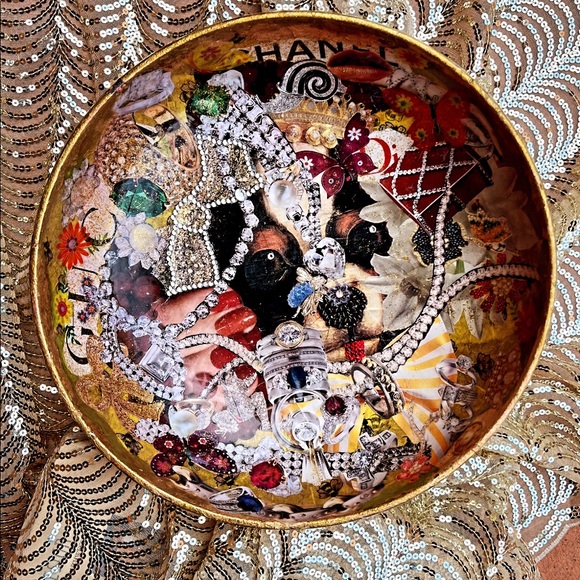 Beautiful accessories make life extraordinary! One of a kind, decoupaged bowl. - Picture 2 of 13